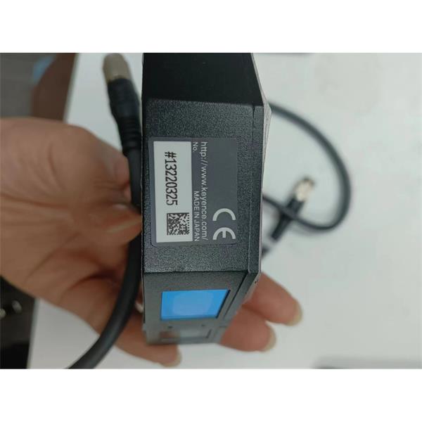 日本KEYENCE基恩士LK-G5000高精度CMOS激光位移傳感器控制器電纜CB-A5